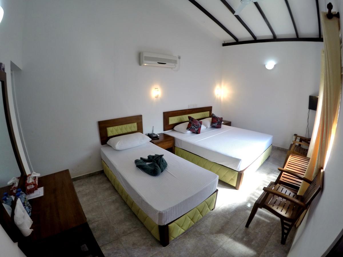 Ramon Beach Resort Ambalangoda  Kültér fotó