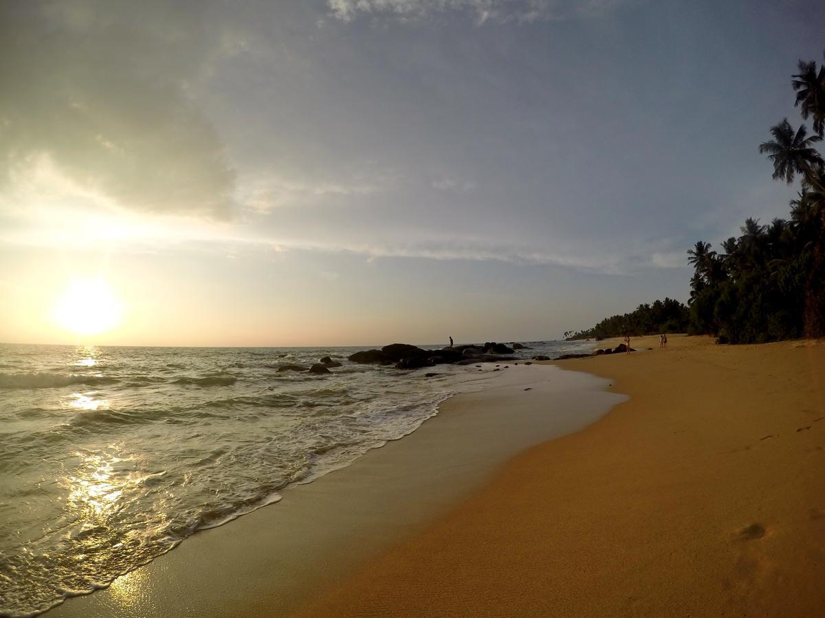 Ramon Beach Resort Ambalangoda  Kültér fotó