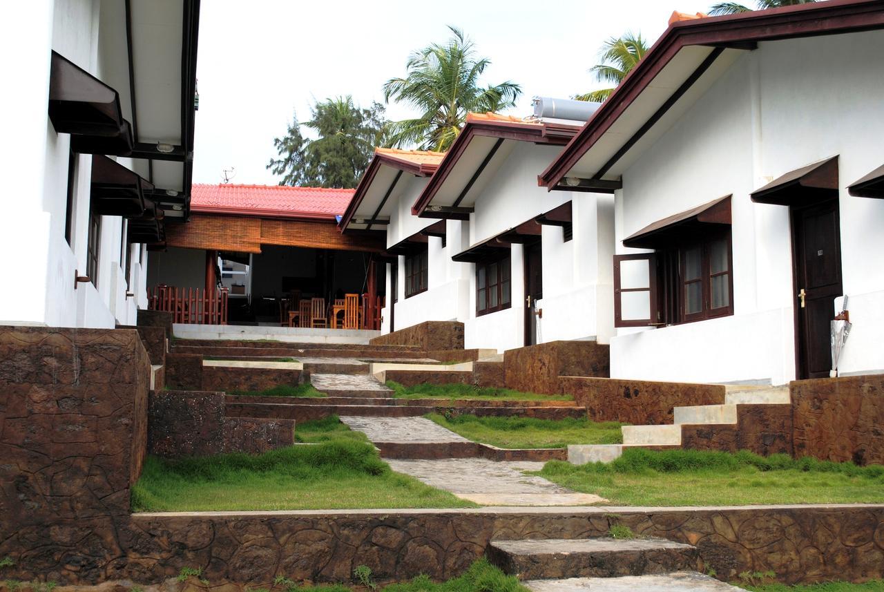 Ramon Beach Resort Ambalangoda  Kültér fotó
