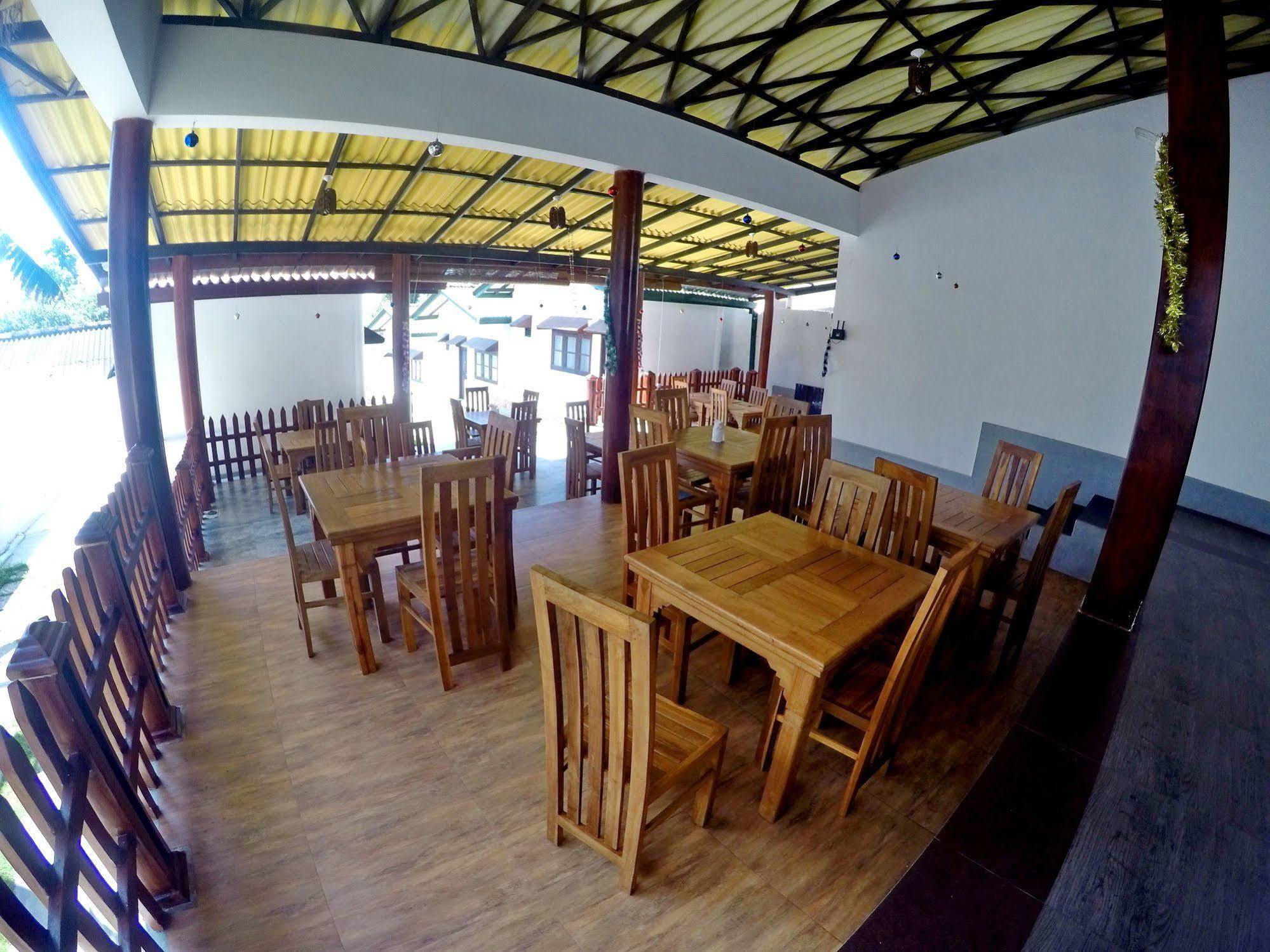 Ramon Beach Resort Ambalangoda  Kültér fotó