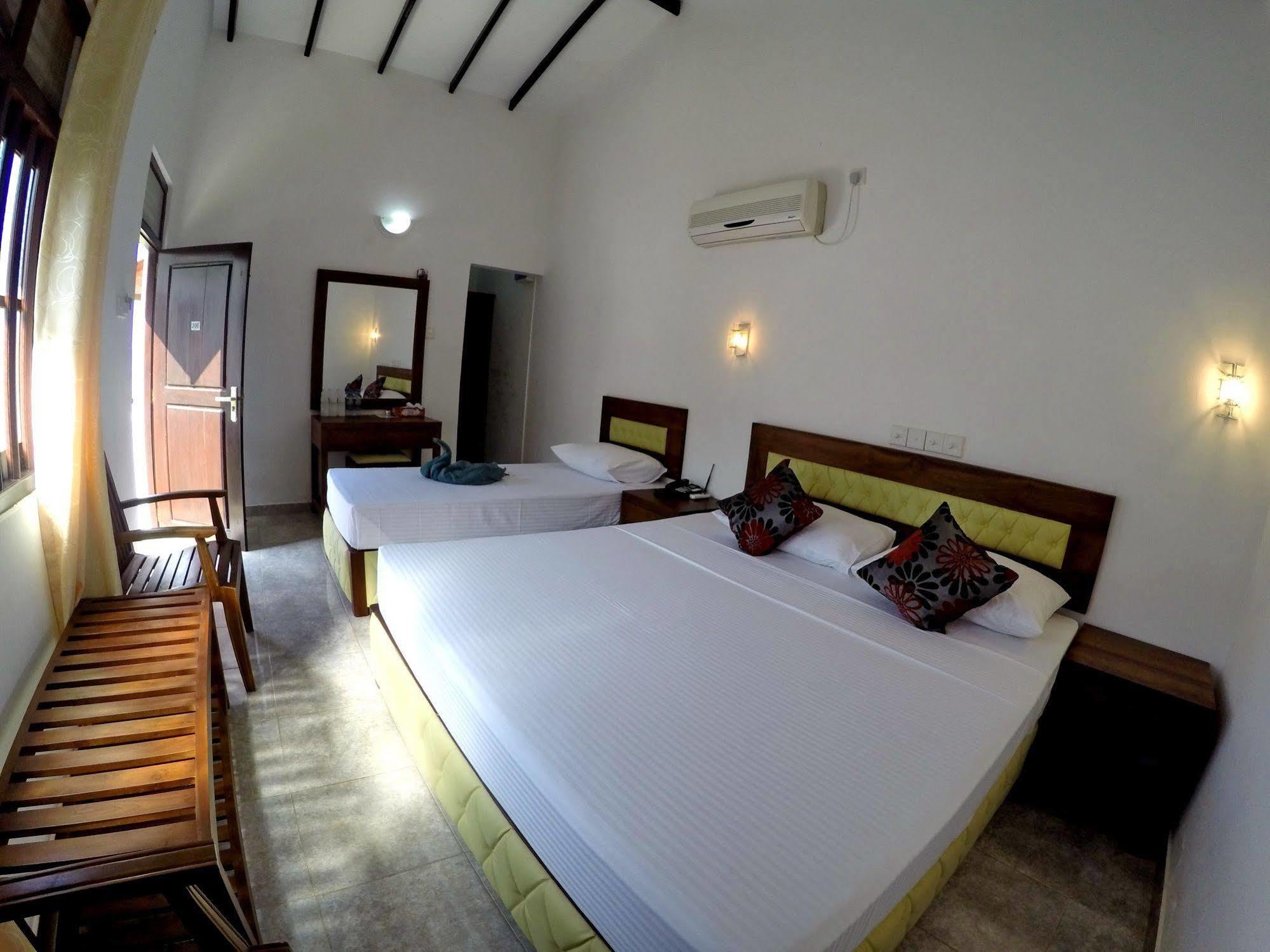 Ramon Beach Resort Ambalangoda  Kültér fotó